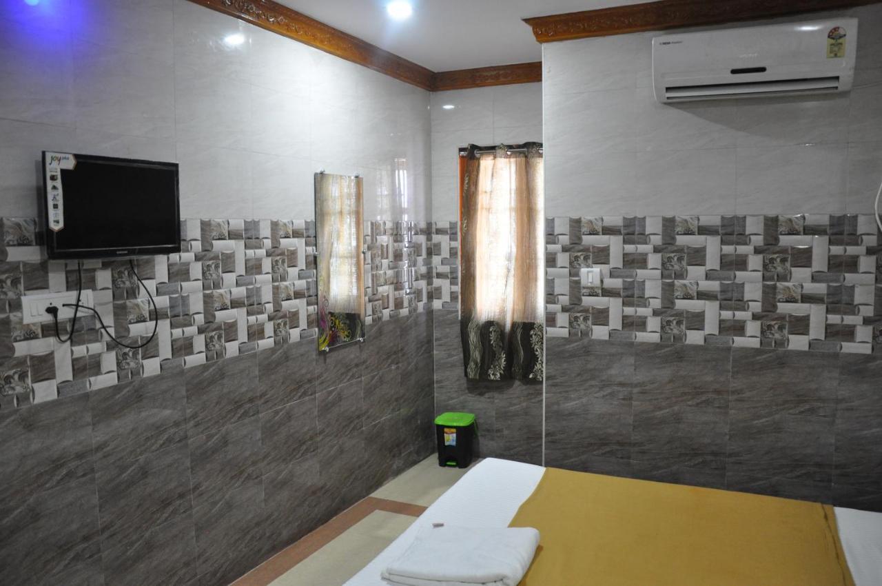 Dharmapuri C M Hotel מראה חיצוני תמונה